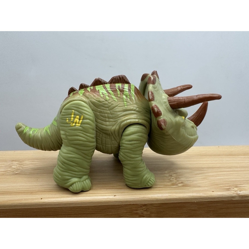 Jurassic Park World Triceratops Dinosaur Figure Toy